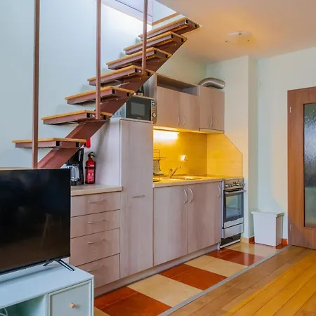 The Eyrie 1-bd Lovely Maisonette By Flat Mаnager Apartament
